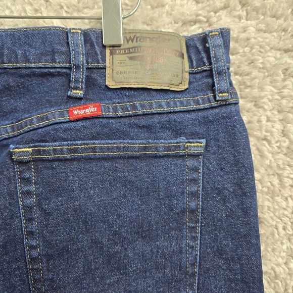 Wrangler Jeans Mens 36x34 (Fits 34x34) Premium Flex Straight Dark Cowboy Biker - Picture 5 of 12